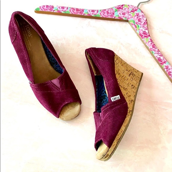Toms Shoes - Toms Corduroy Wedge Peep Toe in Maroon Sz 8